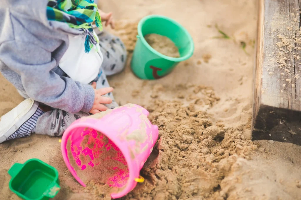 Outdoor play experiences that support exploration and movement